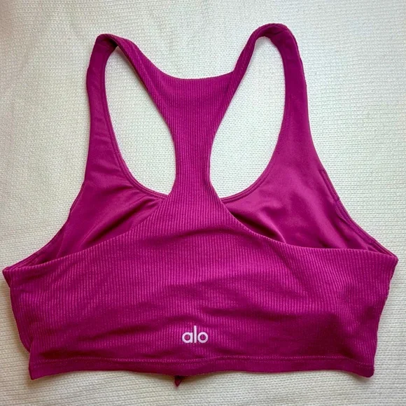 ALO Yoga Ribbed “It’s a Knot” Sports Bra
Magenta Size S - Picture 2 of 4